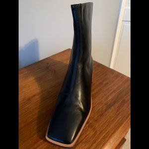 Black boots Size 8